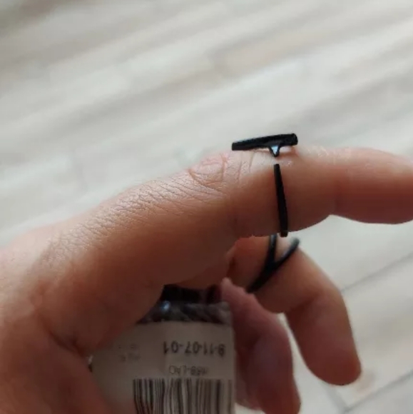 !NEW Black 6 pc Lifeline Triangle Midi Ring Set - Picture 5 of 12